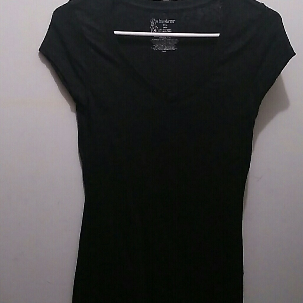 No boundaries v neck t shirt